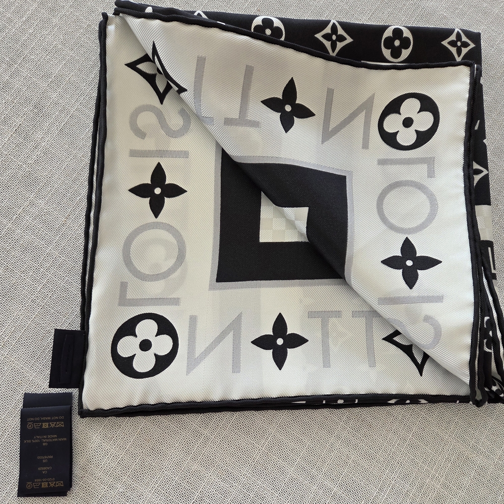 Louis Vuitton Black and White Scarf - Picture 3 of 7